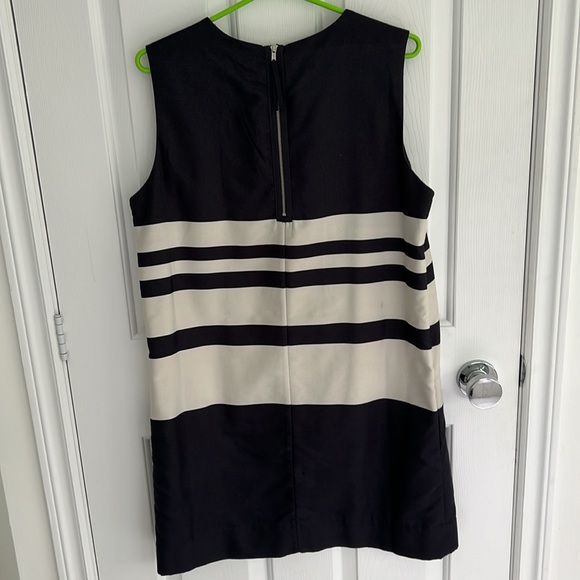 Gap Dress. Size medium - Picture 3 of 3